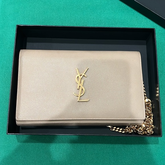 Kate Medium YSL Crossbody Bag in Grained Leather - Picture 2 of 7